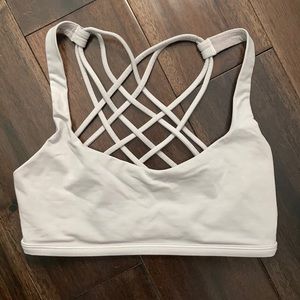 Lululemon sports bra size 4